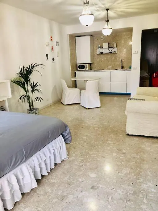 San Bernardino Monolocale Con Balcone Apartman Verona 0*,
