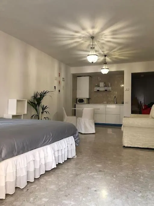 San Bernardino Monolocale Con Balcone Apartman Verona